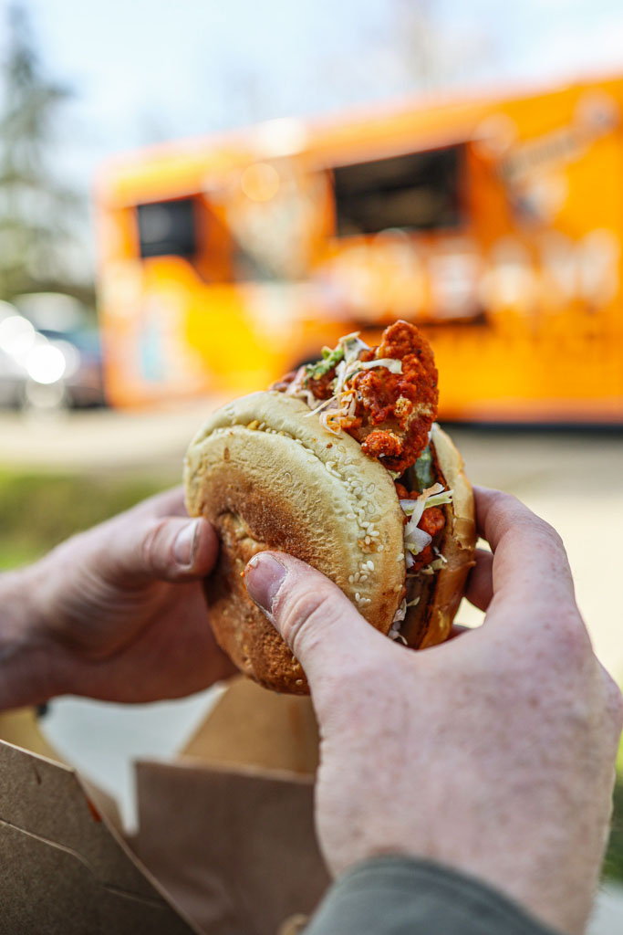 steamworks-food-truck-crispy-chicken-sandwhich